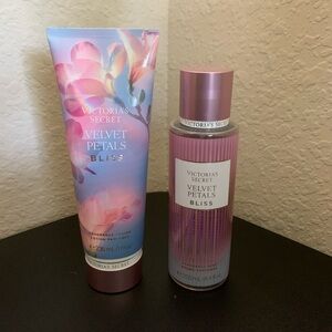 Victoria’s Secret velvet petals set